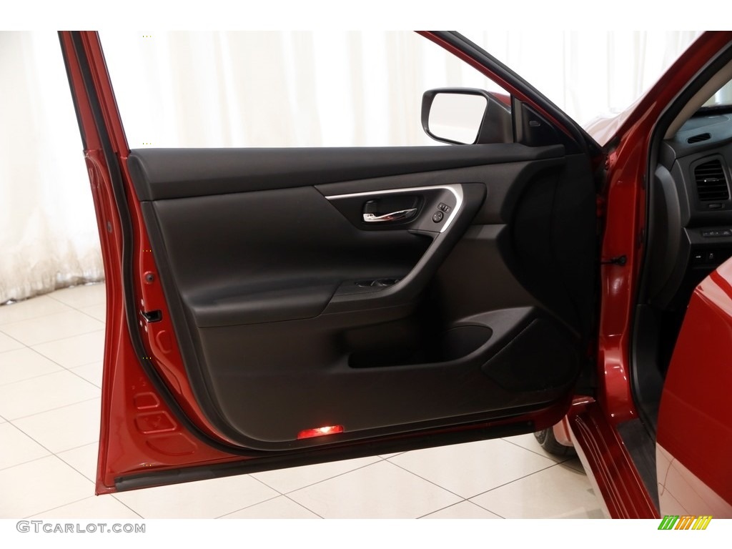 2016 Altima 2.5 SV - Cayenne Red / Charcoal photo #4