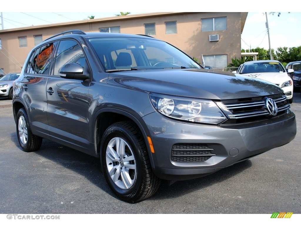 2016 Tiguan S - Pepper Gray Metallic / Beige/Black photo #2