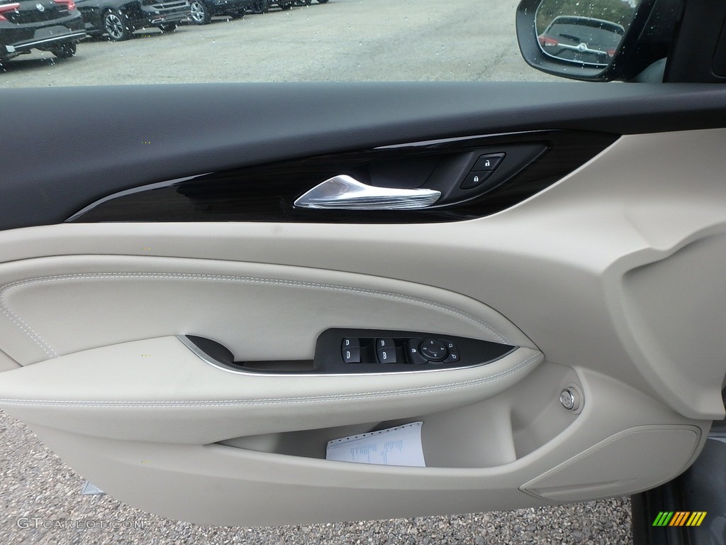 2019 Buick Regal TourX Essence AWD Door Panel Photos