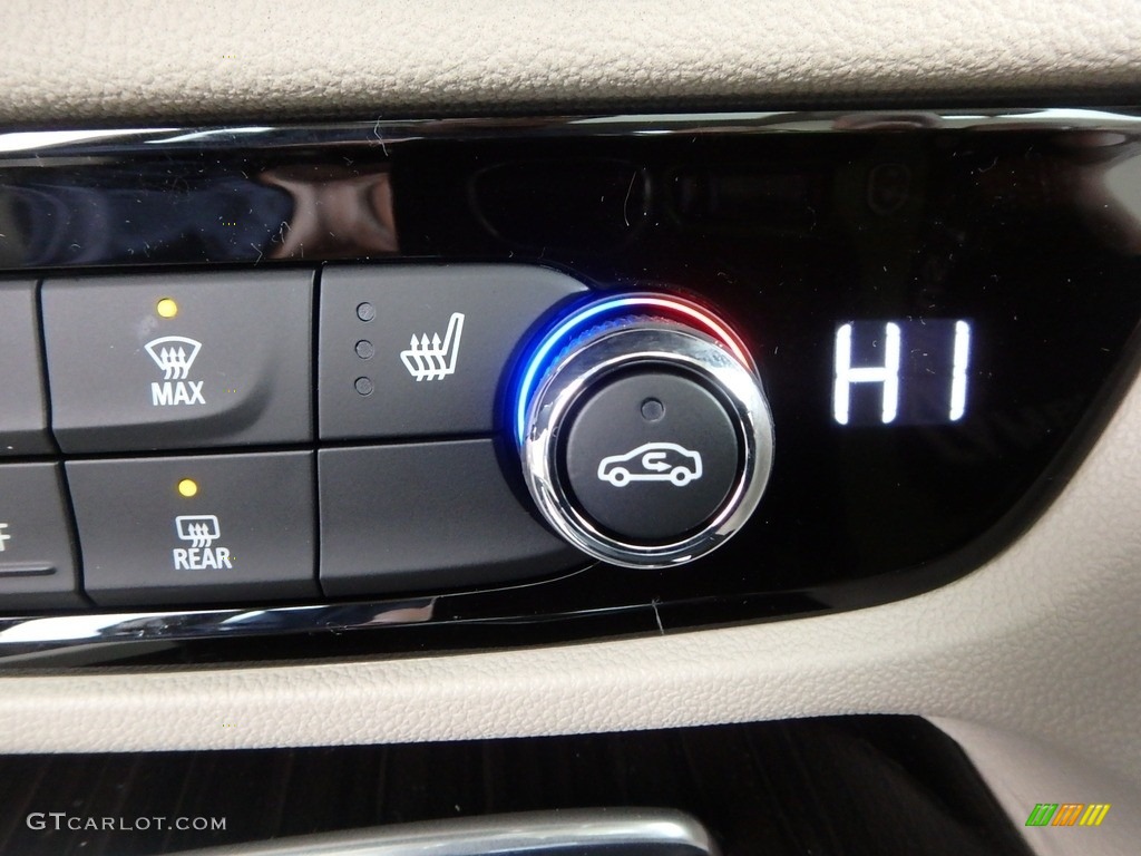 2019 Buick Regal TourX Essence AWD Controls Photo #130133519