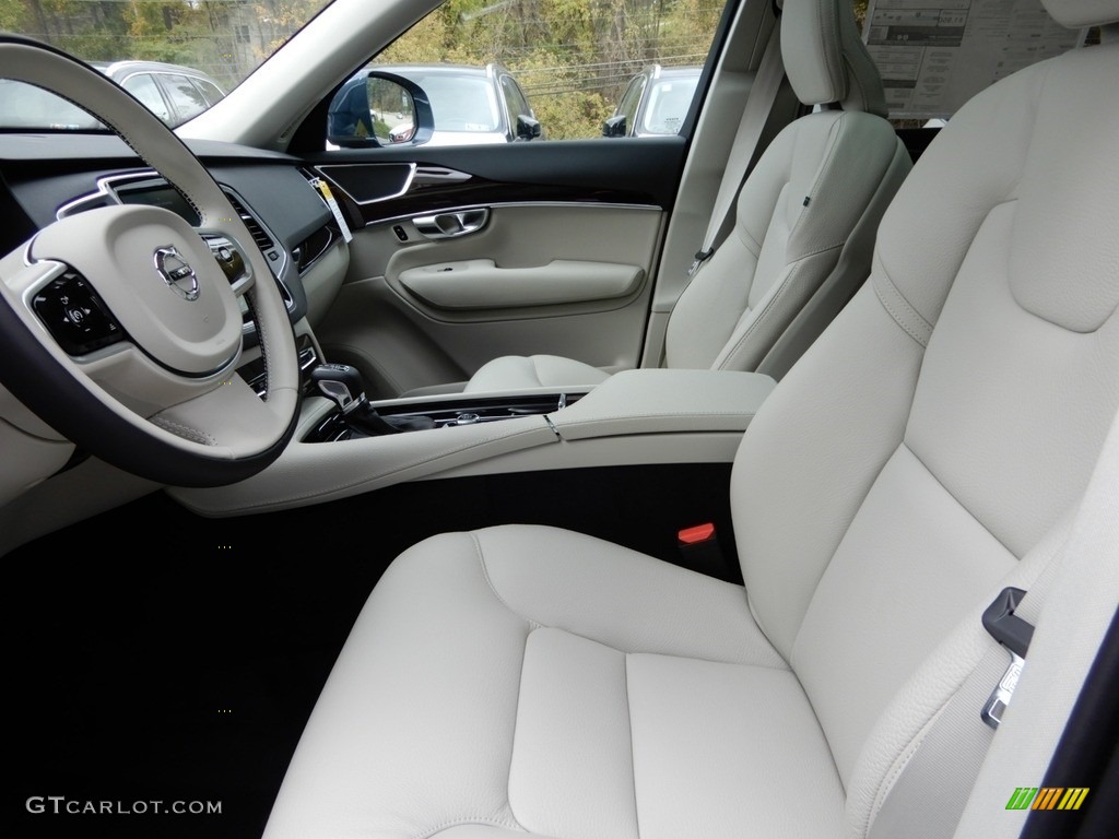 2019 Volvo XC90 T5 AWD Momentum Front Seat Photo #130134365