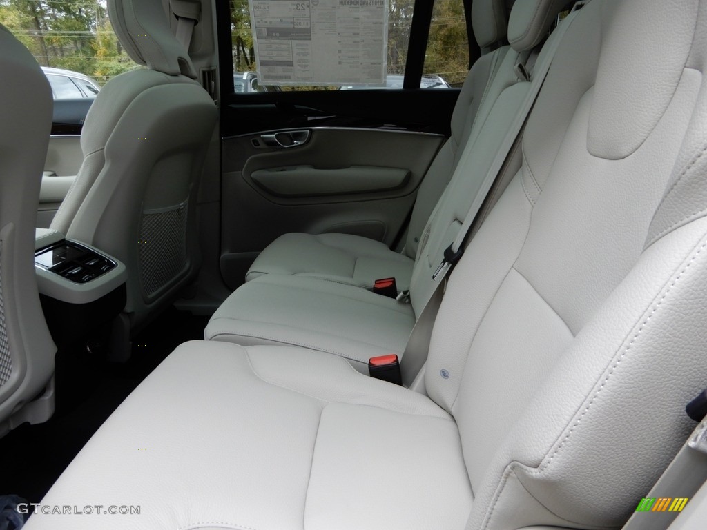 2019 Volvo XC90 T5 AWD Momentum Rear Seat Photos