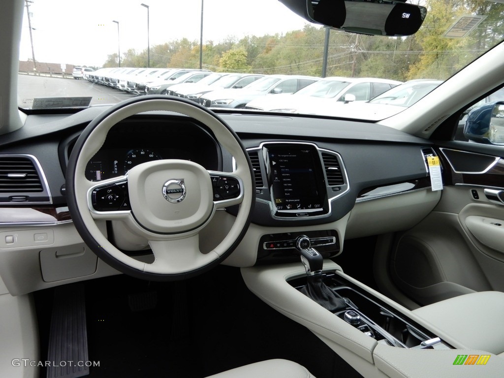 2019 Volvo XC90 T5 AWD Momentum Interior Color Photos