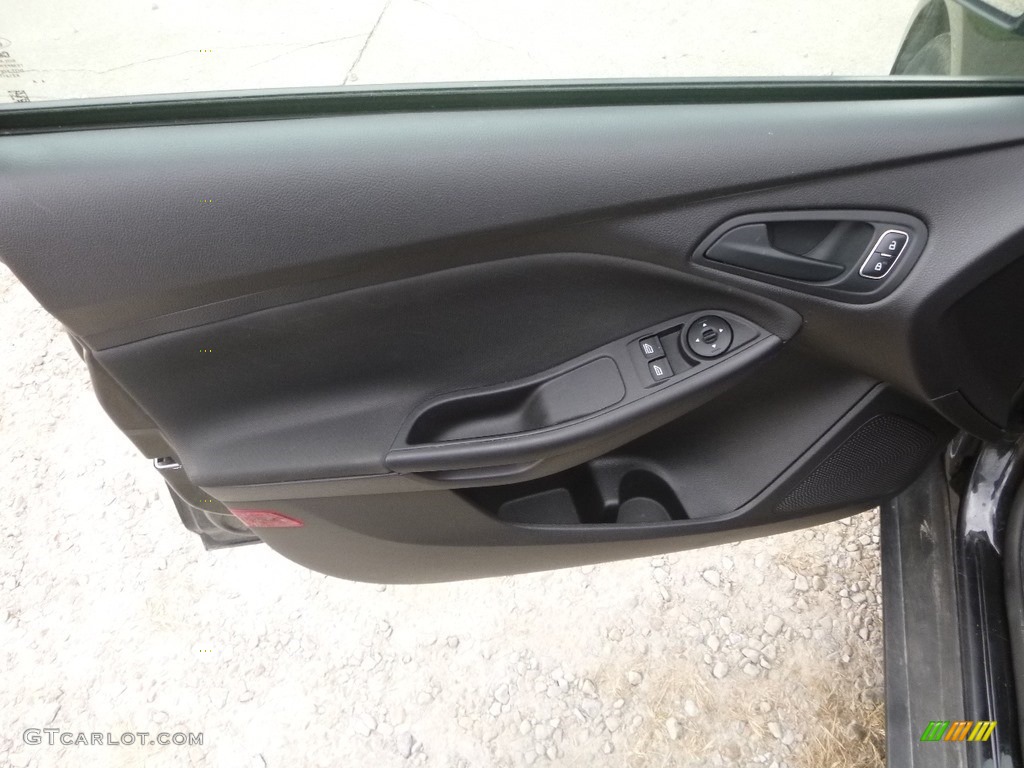 2015 Focus S Sedan - Tuxedo Black Metallic / Charcoal Black photo #15