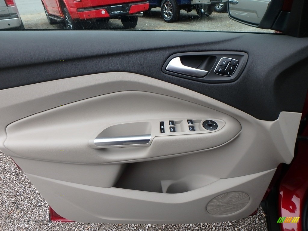 2019 Ford Escape Titanium 4WD Medium Light Stone Door Panel Photo #130134770