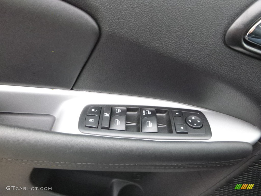 2018 Journey SE - Vice White / Black photo #20