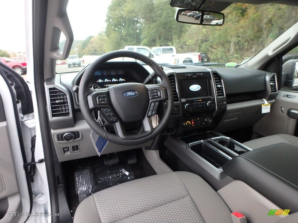 2018 F150 XLT SuperCrew 4x4 - Oxford White / Earth Gray photo #13