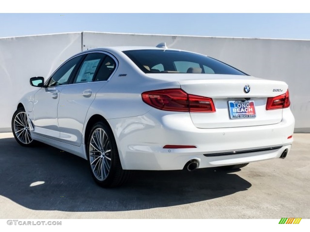 2019 5 Series 530e iPerformance Sedan - Mineral White Metallic / Cognac photo #2