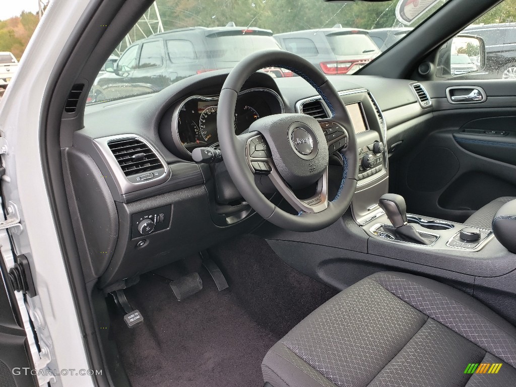 2019 Grand Cherokee Laredo 4x4 - Bright White / Black photo #7