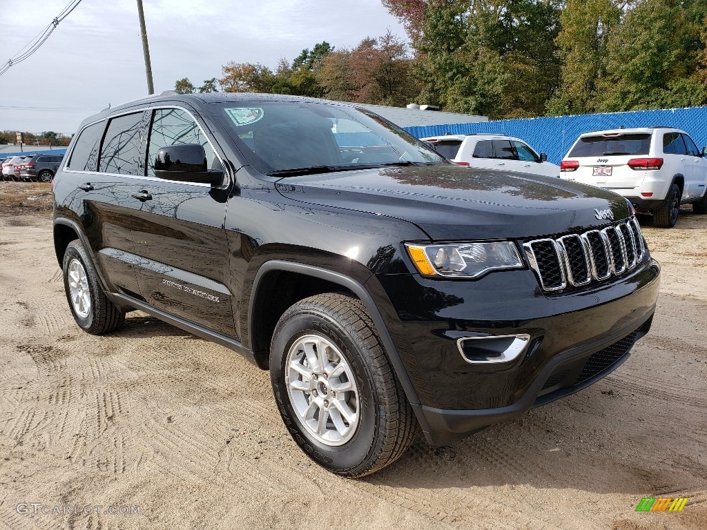 2019 Grand Cherokee Laredo 4x4 - Diamond Black Crystal Pearl / Black photo #1