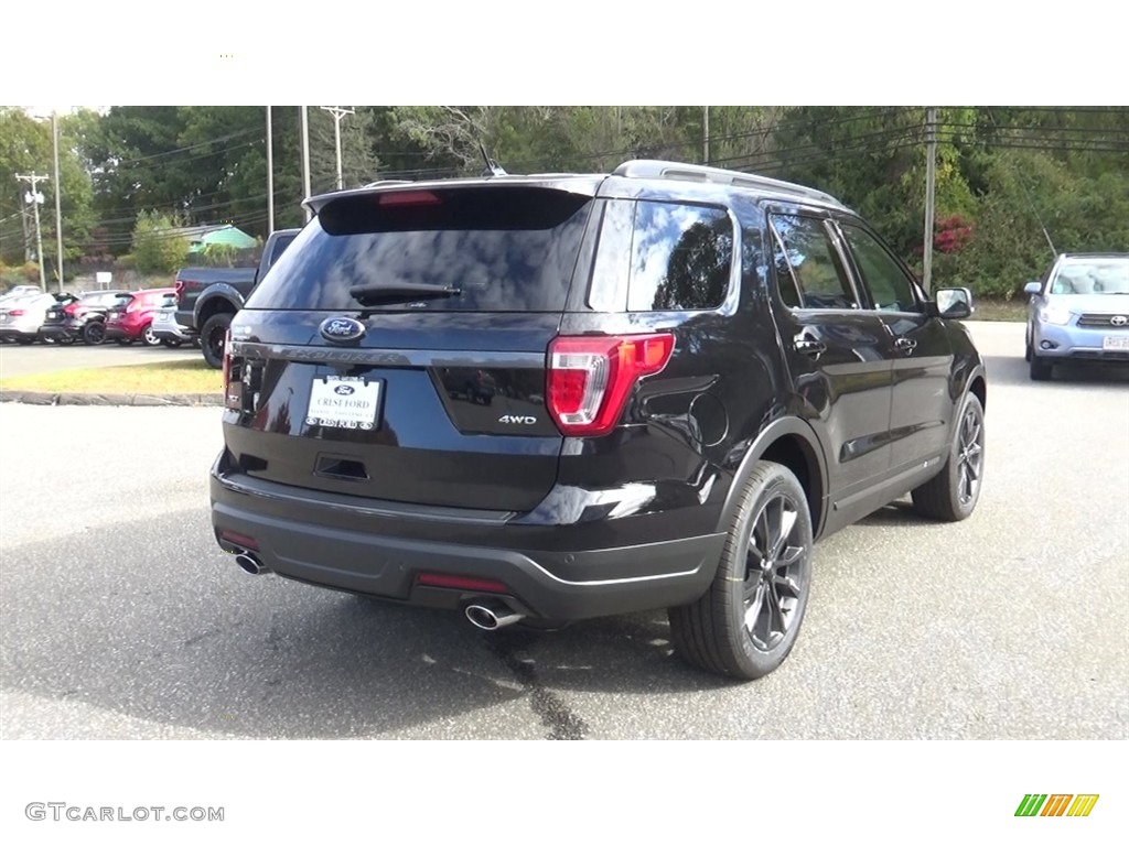 2019 Explorer XLT 4WD - Agate Black / Medium Black photo #7