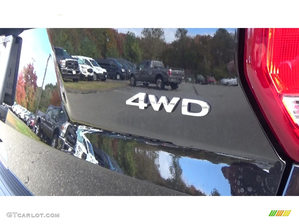 2019 Explorer XLT 4WD - Agate Black / Medium Black photo #9