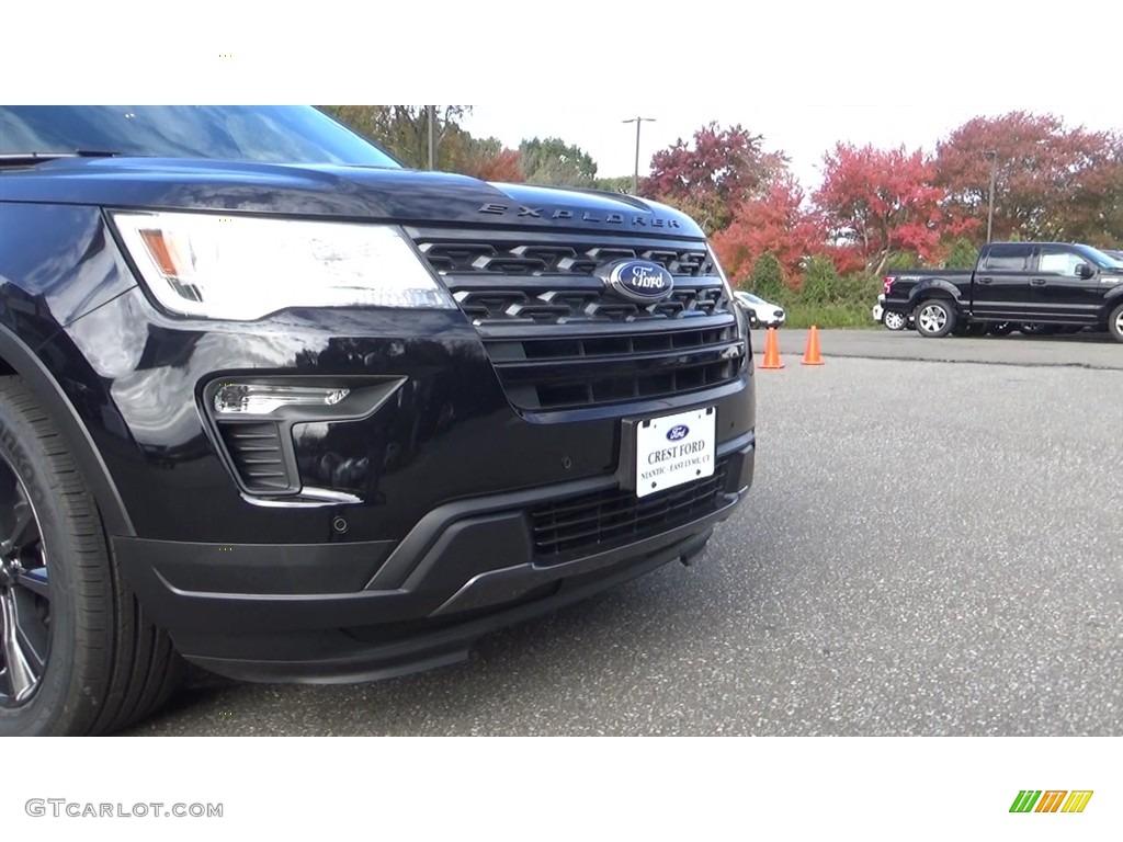 2019 Explorer XLT 4WD - Agate Black / Medium Black photo #29