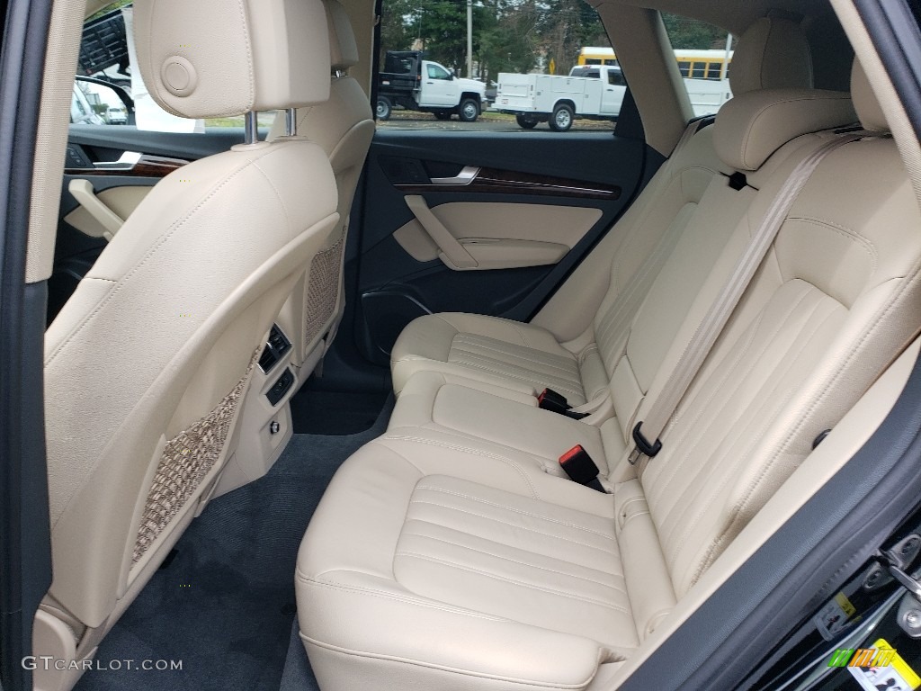 2018 Audi Q5 2.0 TFSI Premium quattro Rear Seat Photos