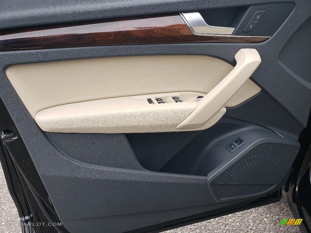 2018 Audi Q5 2.0 TFSI Premium quattro Atlas Beige Door Panel Photo #130142345