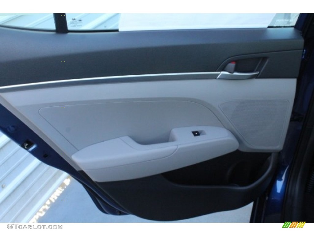 2019 Hyundai Elantra SE Gray Door Panel Photo #130143503