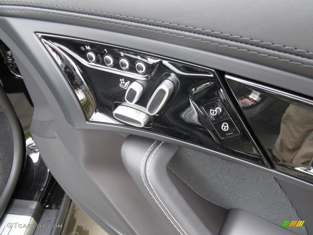 2019 Jaguar F-Type P300 Convertible Controls Photo #130146965