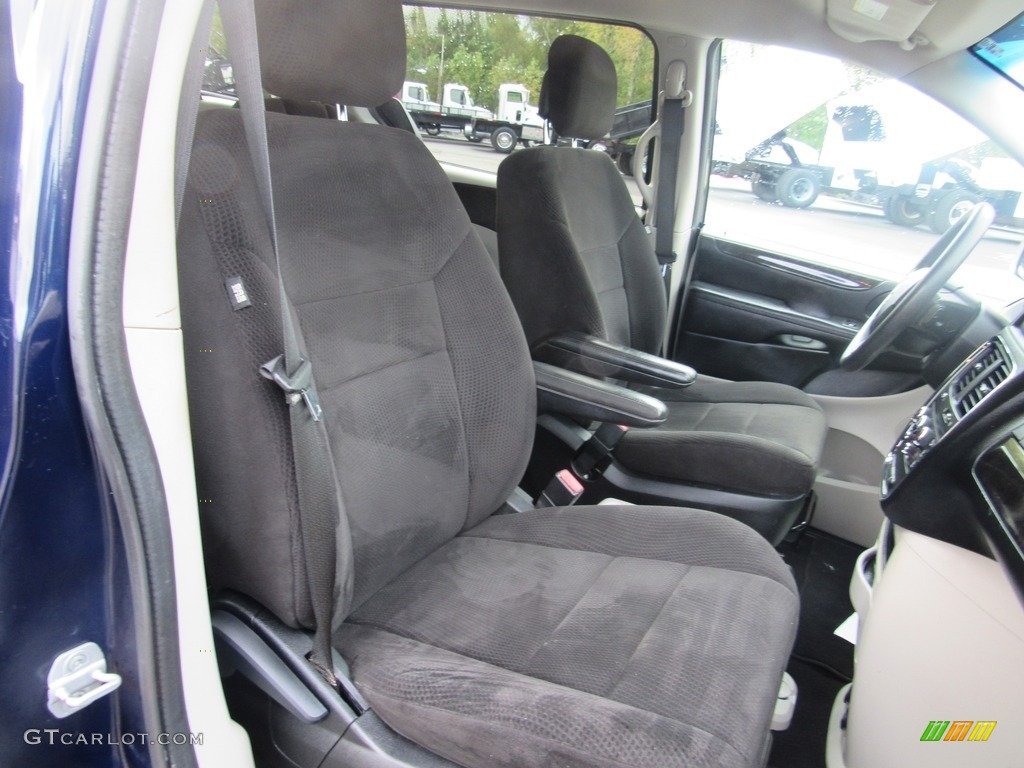2012 Grand Caravan SE - True Blue Pearl / Black/Light Graystone photo #11