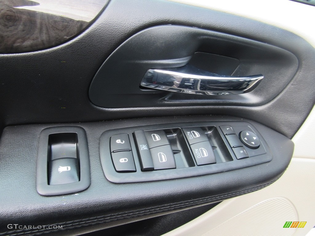 2012 Grand Caravan SE - True Blue Pearl / Black/Light Graystone photo #21