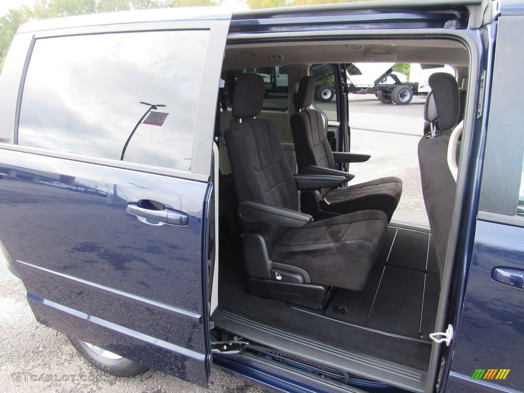 2012 Grand Caravan SE - True Blue Pearl / Black/Light Graystone photo #25