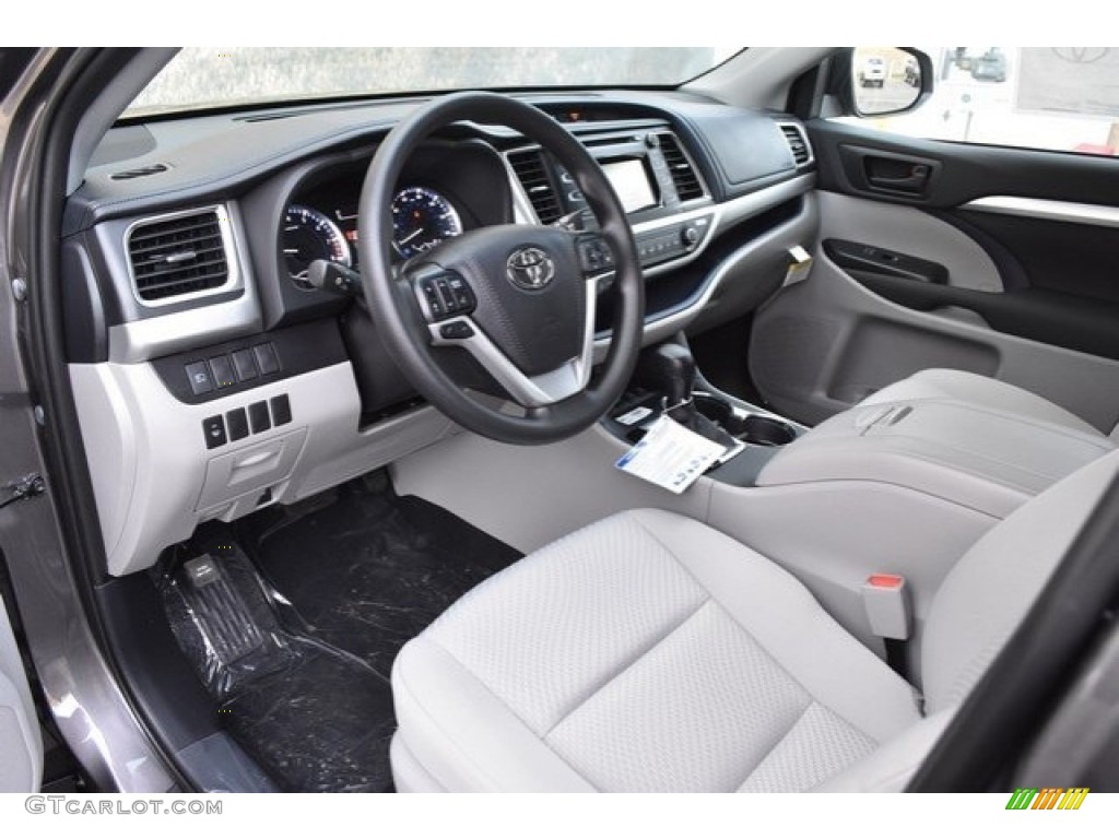 Ash Interior 2019 Toyota Highlander LE AWD Photo #130169229