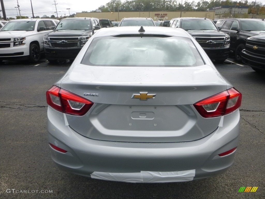 2019 Cruze LS - Silver Ice Metallic / Black photo #4