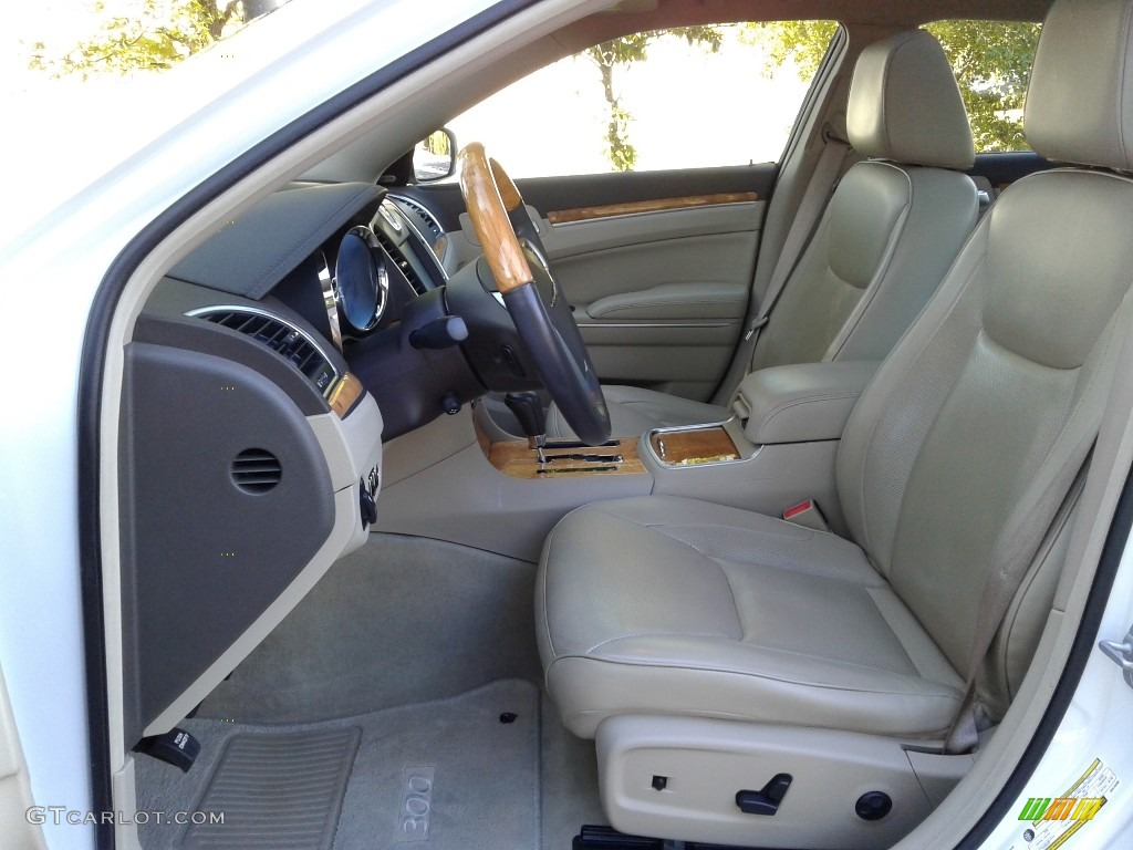 2013 300 C - Ivory Tri-Coat Pearl / Dark Frost Beige/Light Frost Beige photo #10