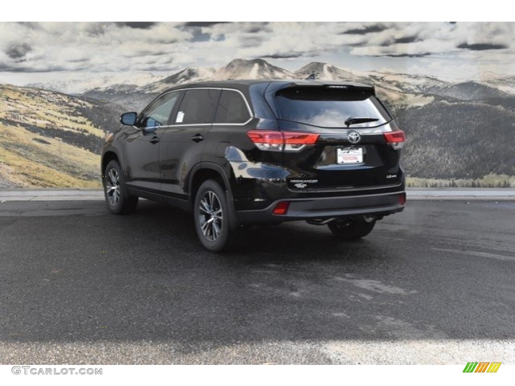 2019 Highlander LE AWD - Midnight Black Metallic / Ash photo #3