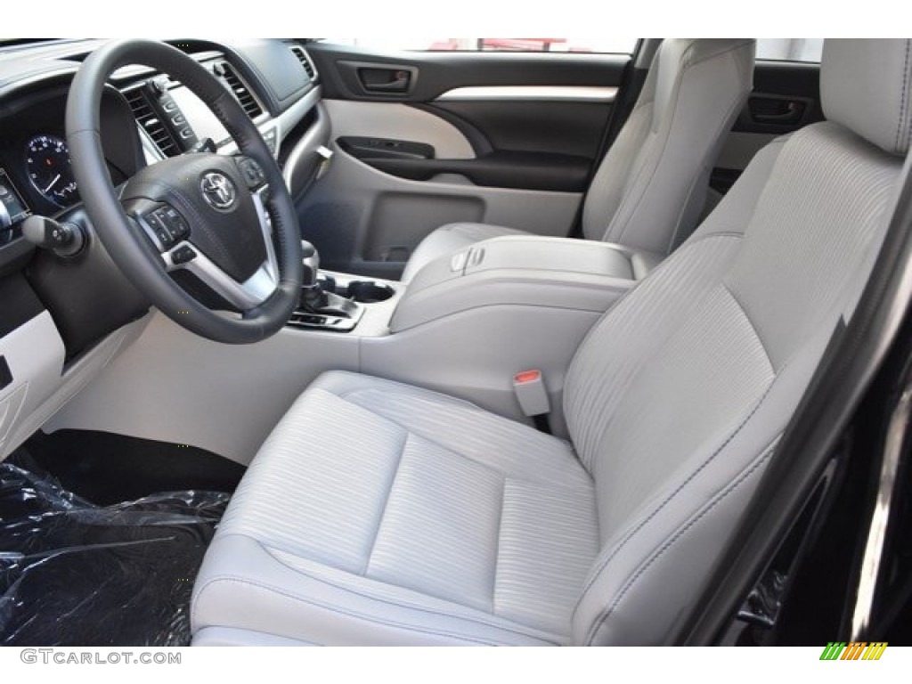2019 Toyota Highlander LE AWD Front Seat Photos