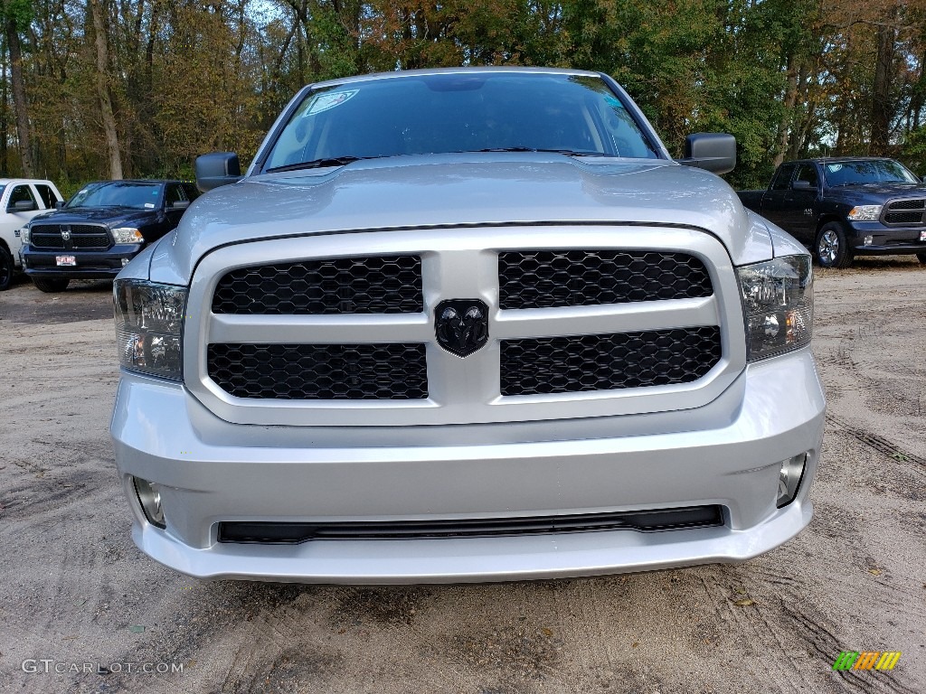 2019 1500 Classic Express Quad Cab 4x4 - Bright Silver Metallic / Black photo #2