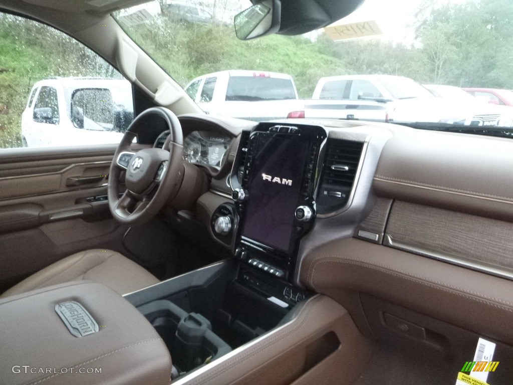 2019 1500 Long Horn Crew Cab 4x4 - Diamond Black Crystal Pearl / Mountain Brown/Light Frost Beige photo #9