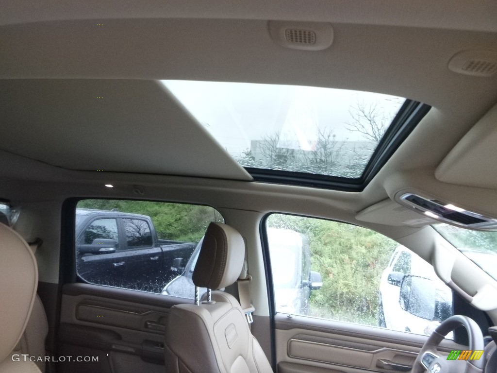 2019 1500 Long Horn Crew Cab 4x4 - Diamond Black Crystal Pearl / Mountain Brown/Light Frost Beige photo #10