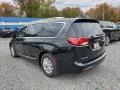 2019 Brilliant Black Crystal Pearl Chrysler Pacifica Touring L  photo #4