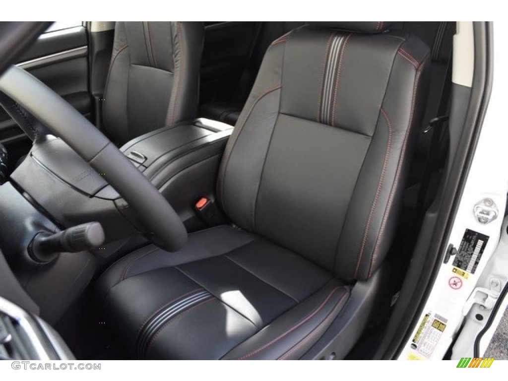 2019 Toyota Highlander SE AWD Front Seat Photos