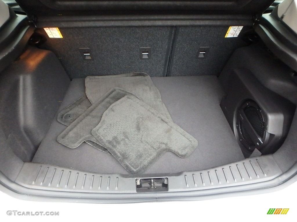 2018 Ford Focus Titanium Hatch Trunk Photo #130175445