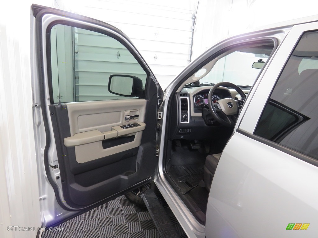 2011 Ram 2500 HD SLT Crew Cab 4x4 - Bright Silver Metallic / Dark Slate/Medium Graystone photo #15