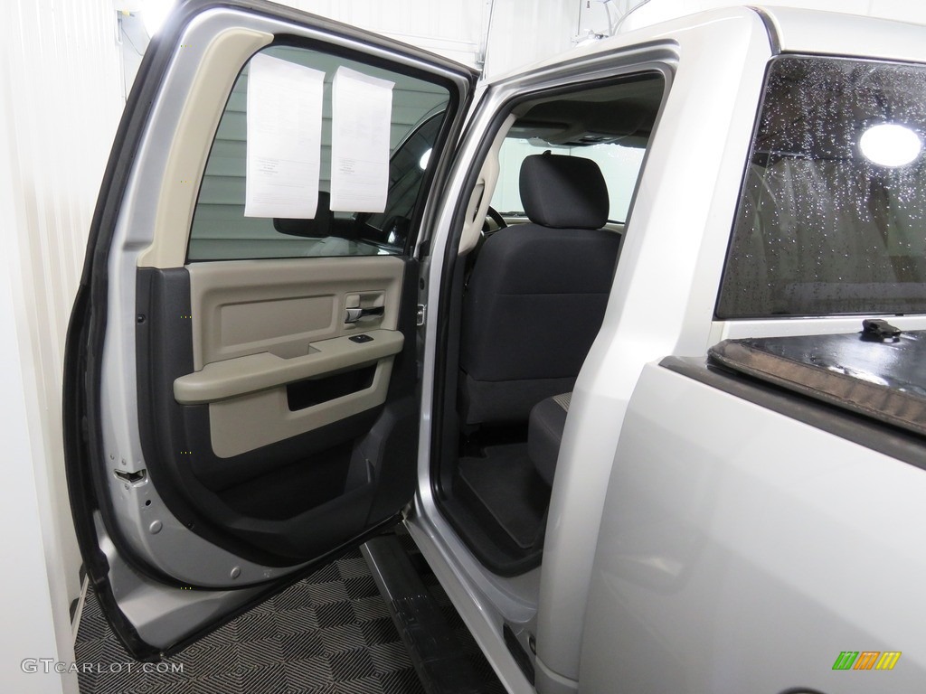 2011 Ram 2500 HD SLT Crew Cab 4x4 - Bright Silver Metallic / Dark Slate/Medium Graystone photo #19
