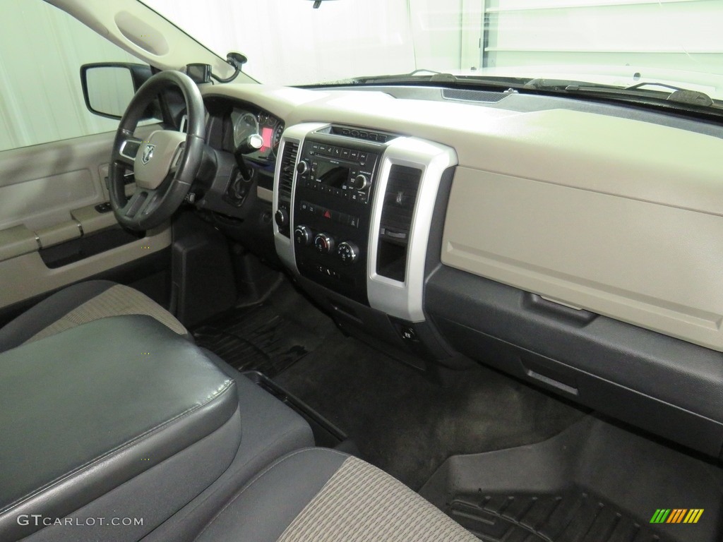 2011 Ram 2500 HD SLT Crew Cab 4x4 - Bright Silver Metallic / Dark Slate/Medium Graystone photo #26