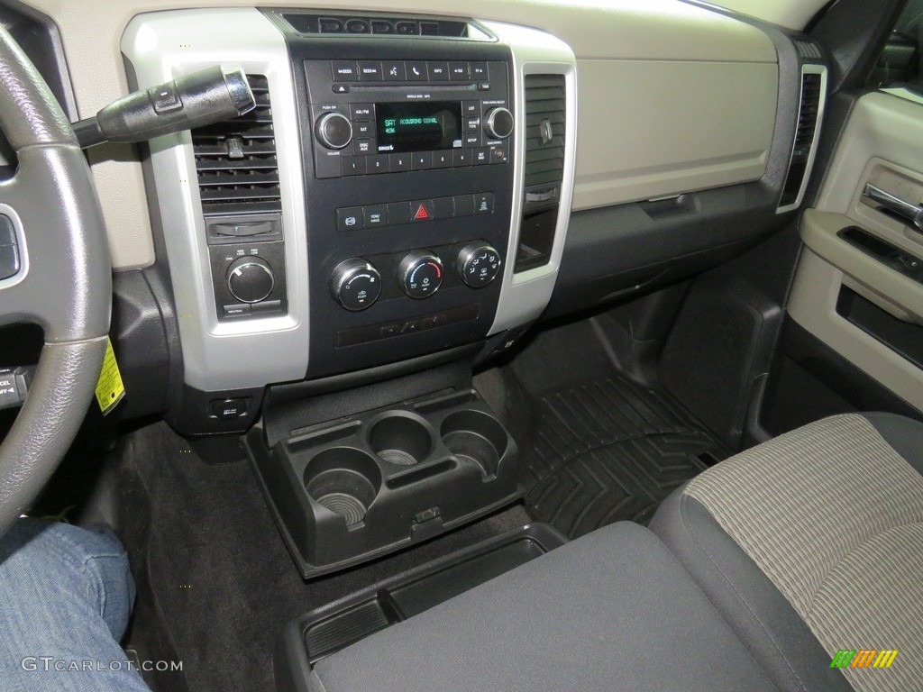 2011 Ram 2500 HD SLT Crew Cab 4x4 - Bright Silver Metallic / Dark Slate/Medium Graystone photo #30