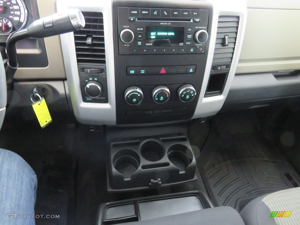 2011 Ram 2500 HD SLT Crew Cab 4x4 - Bright Silver Metallic / Dark Slate/Medium Graystone photo #38