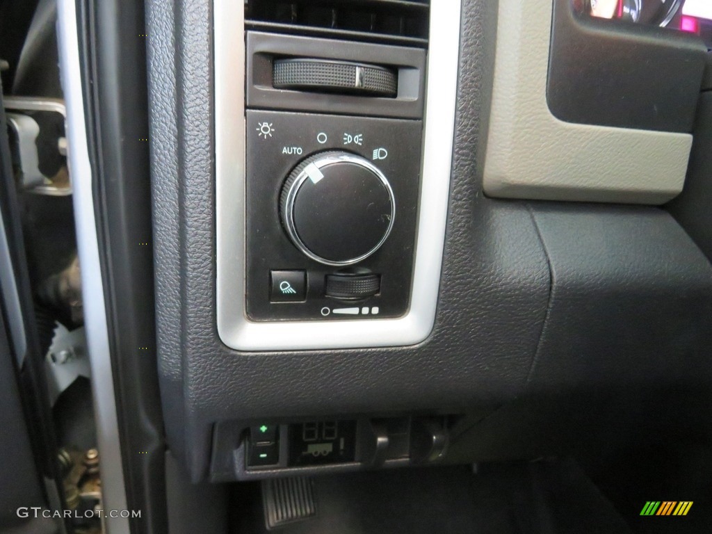 2011 Ram 2500 HD SLT Crew Cab 4x4 - Bright Silver Metallic / Dark Slate/Medium Graystone photo #39