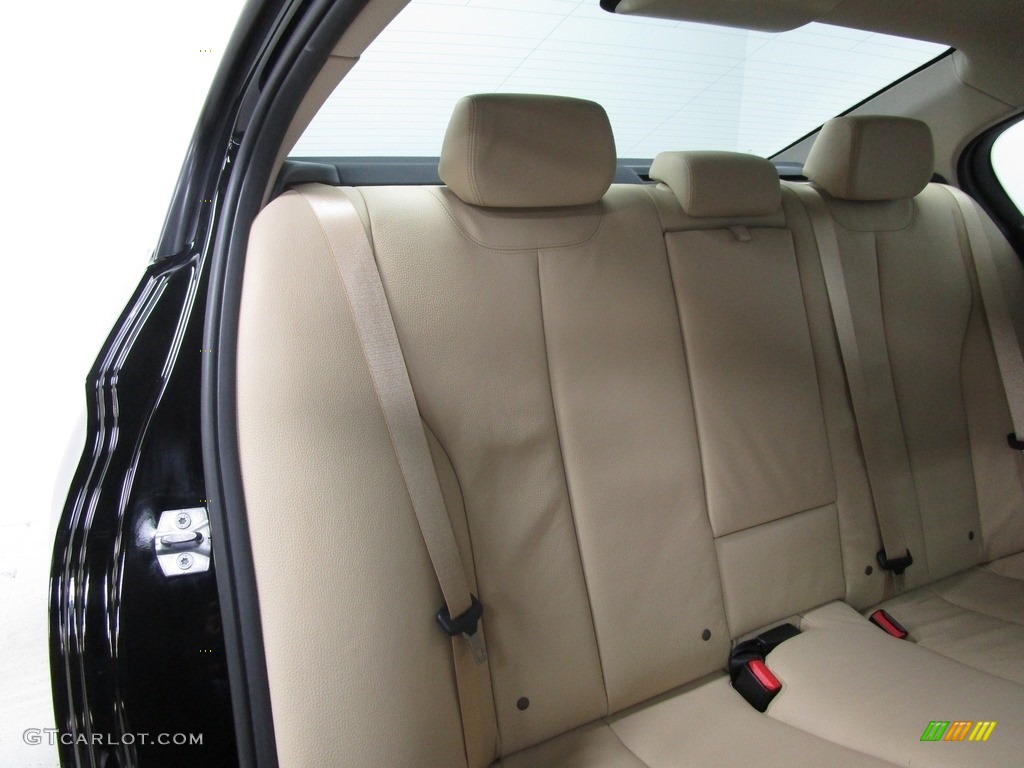 2018 3 Series 320i xDrive Sedan - Jet Black / Venetian Beige photo #17