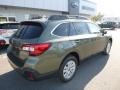 Wilderness Green Metallic - Outback 2.5i Premium Photo No. 4