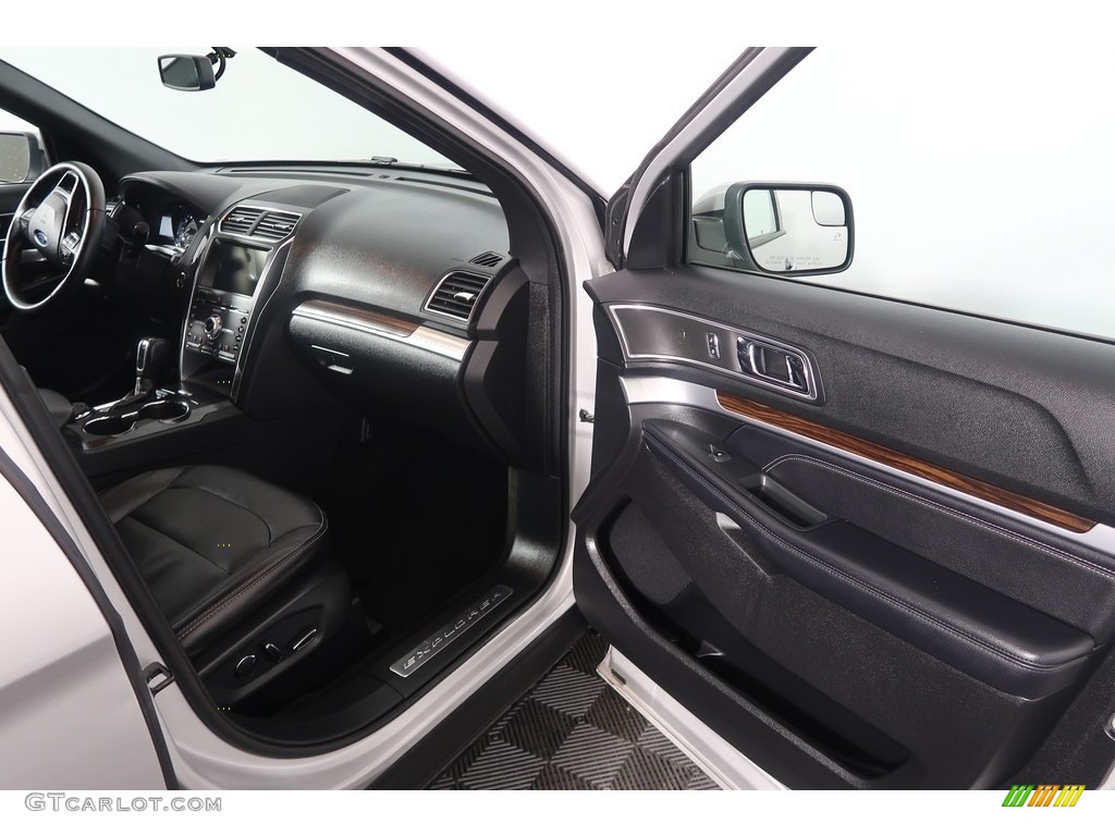 2018 Explorer Limited 4WD - Ingot Silver / Ebony Black photo #42