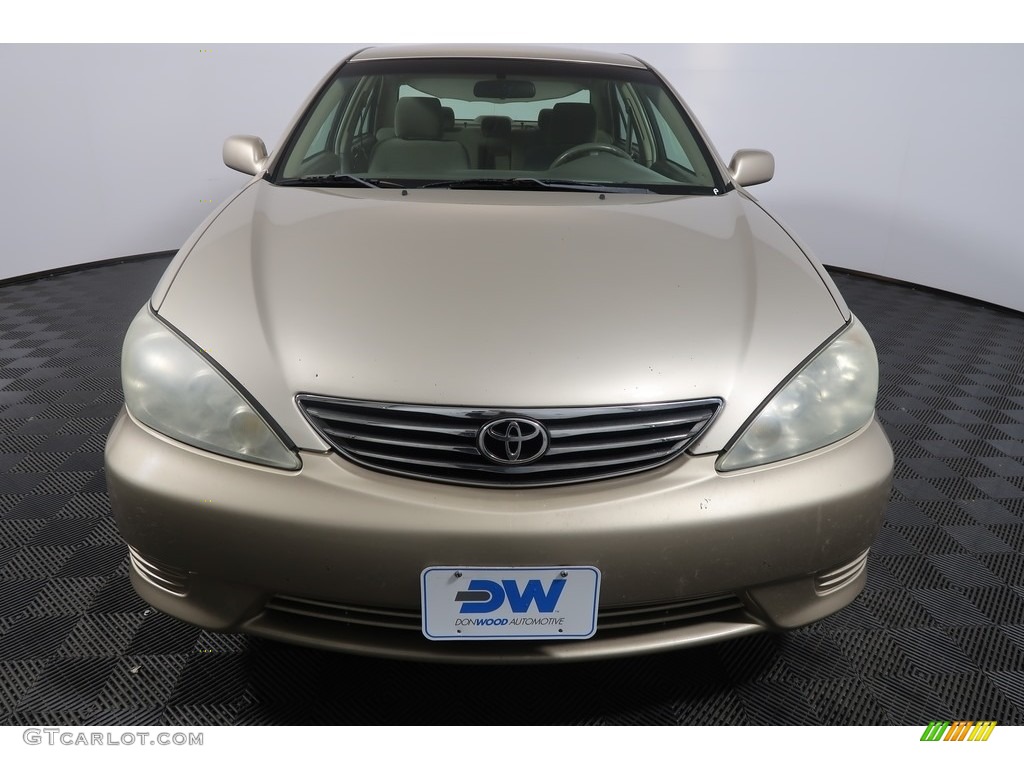 2005 Camry LE - Beige / Taupe photo #5