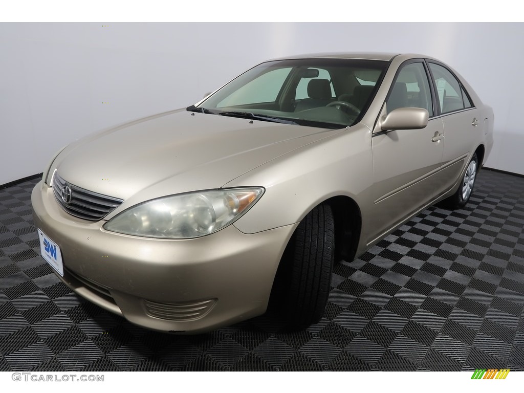 2005 Camry LE - Beige / Taupe photo #6