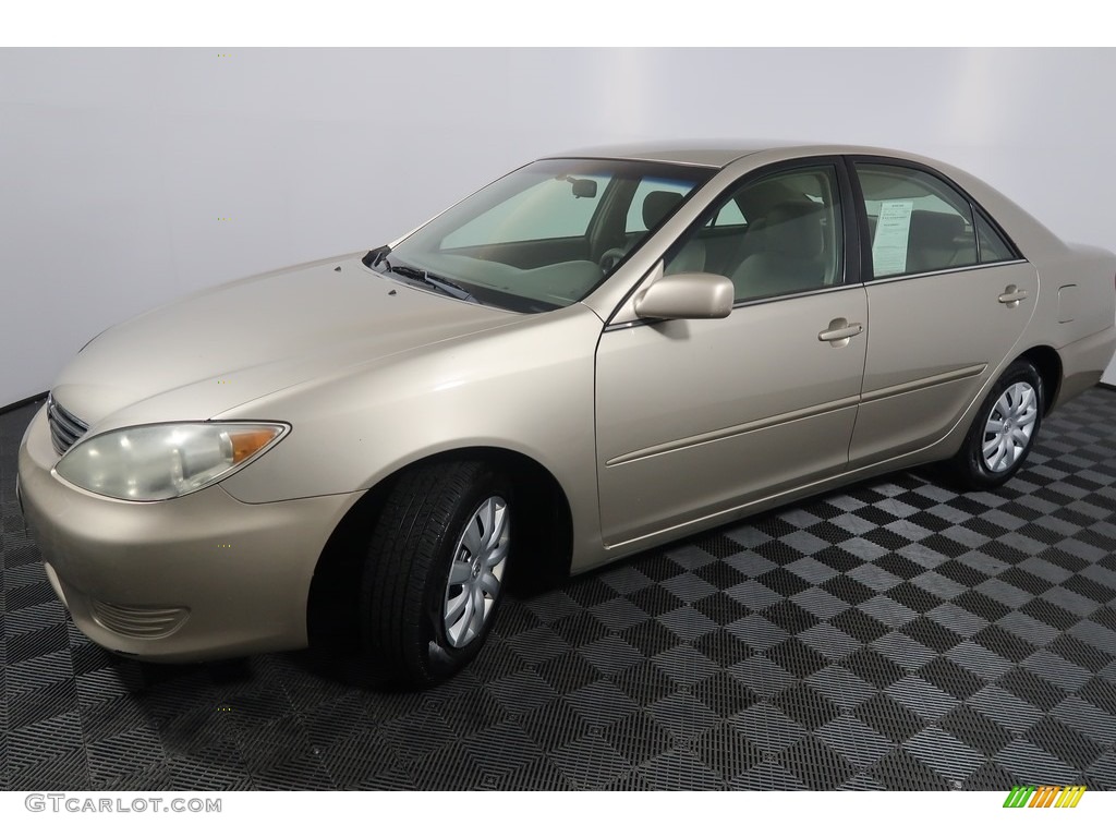 2005 Camry LE - Beige / Taupe photo #7