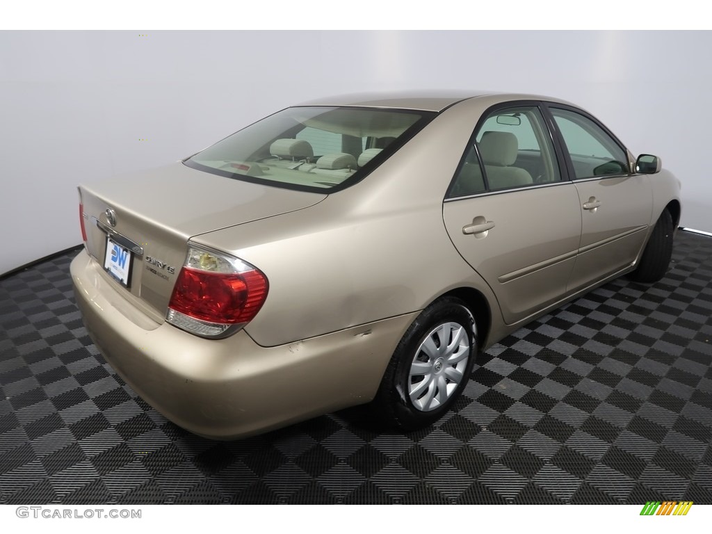 2005 Camry LE - Beige / Taupe photo #11