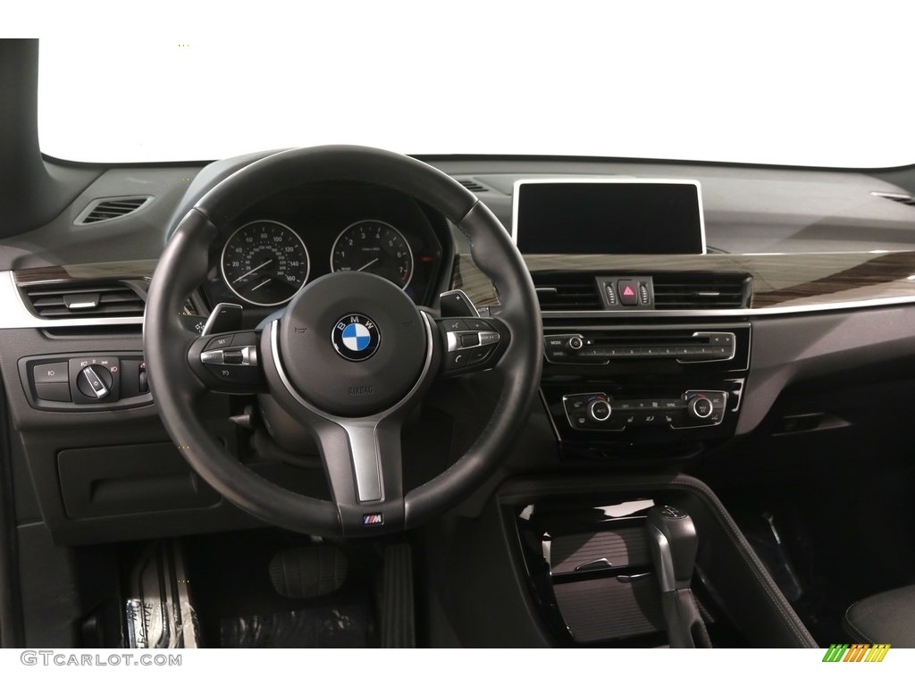 2016 X1 xDrive28i - Black Sapphire Metallic / Black photo #6