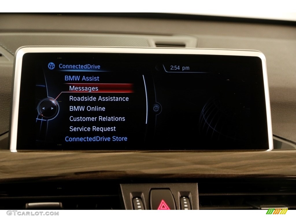 2016 X1 xDrive28i - Black Sapphire Metallic / Black photo #15